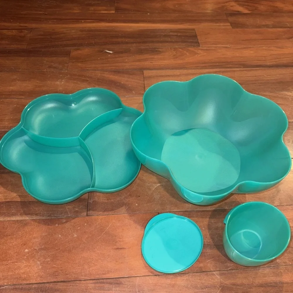 Tupperware Chip ‘n Dip Bowl set